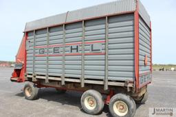 Gehl 970 18' forage wagon