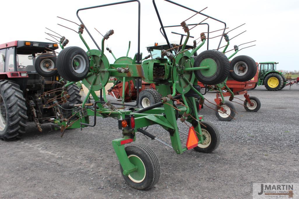 Frontier TD3427 6 star hyd fold tedder