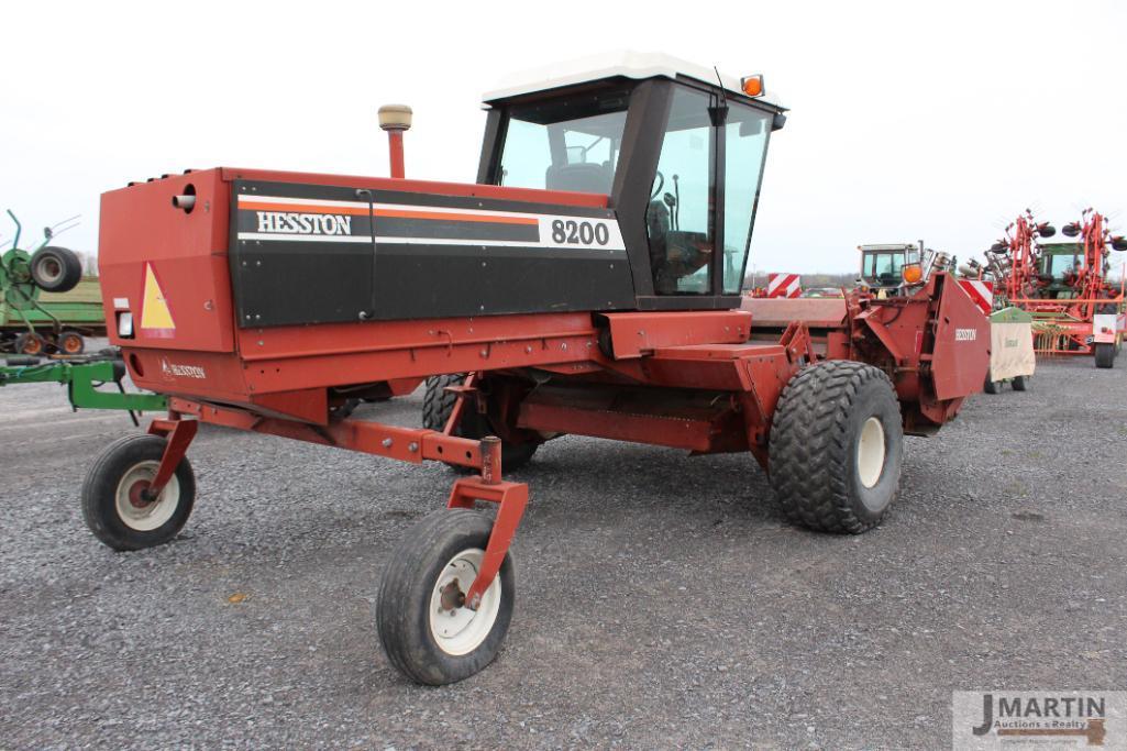 Hesston 8200 self propelled haybine