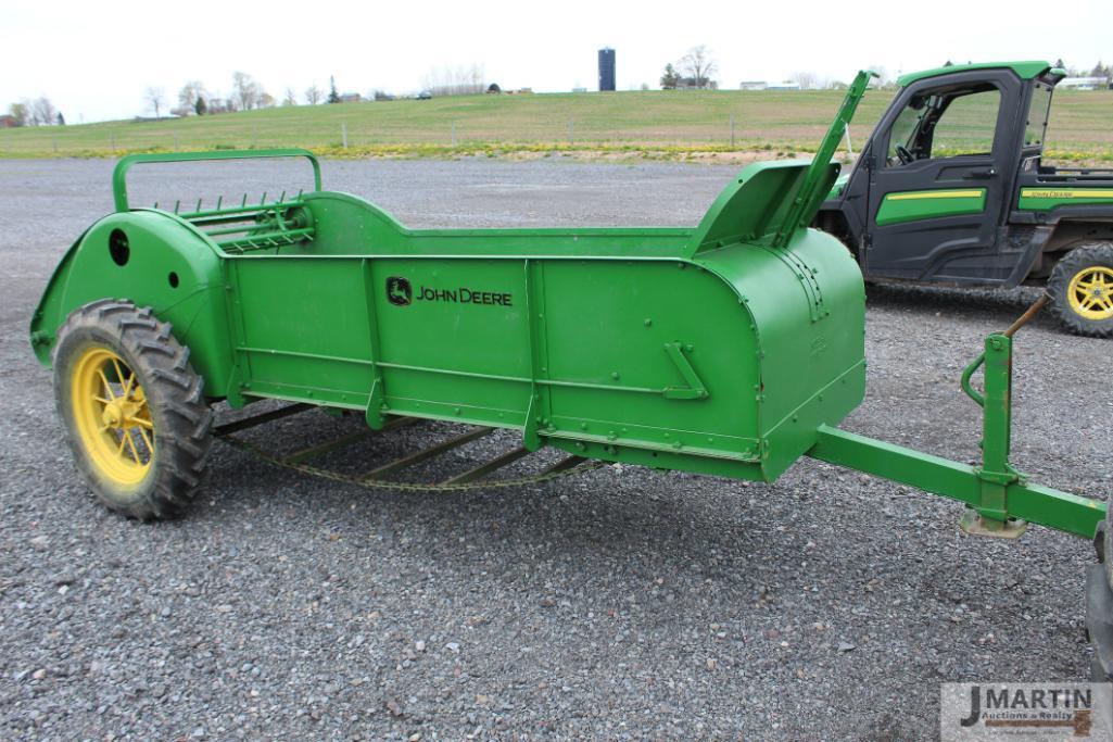 JD H Series 50 ground drive manure spreader