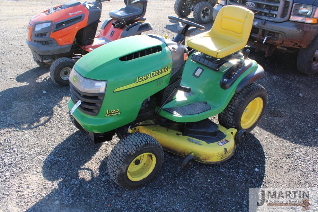 JD L120 automatic riding mower