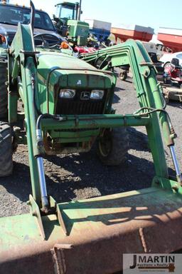 JD 850 compact tractor