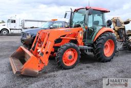 Kubota M7040 tractor w/LA1153 loader