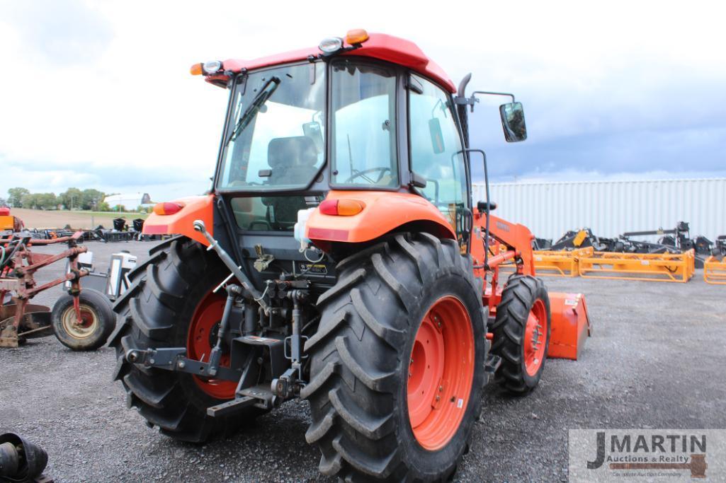 Kubota M7040 tractor w/LA1153 loader