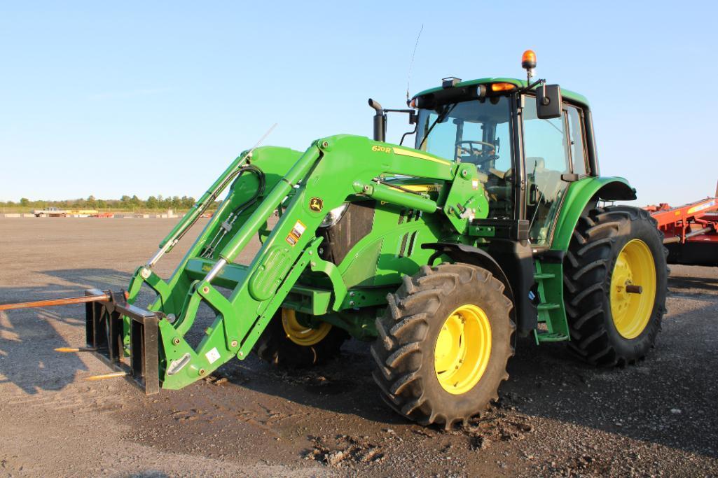 2018 JD 6130M w/ 2021 JD 620R self leveling loader