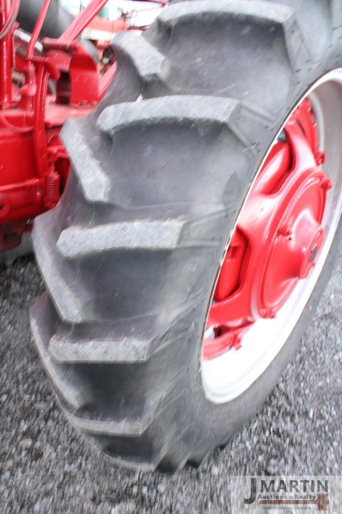 Farmall H 1948 tractor