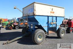 DMI Big Little 300 bu gravity wagon