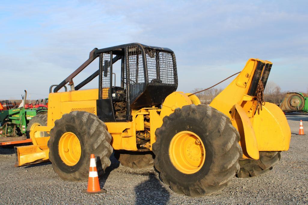 JD 640B log skidder