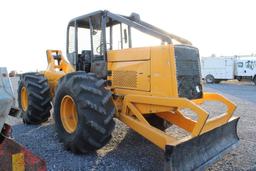 JD 640B log skidder