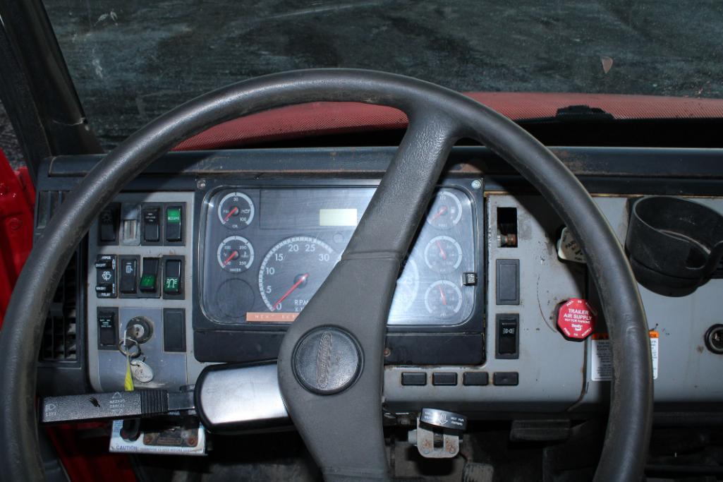 2000 Freightliner FL70