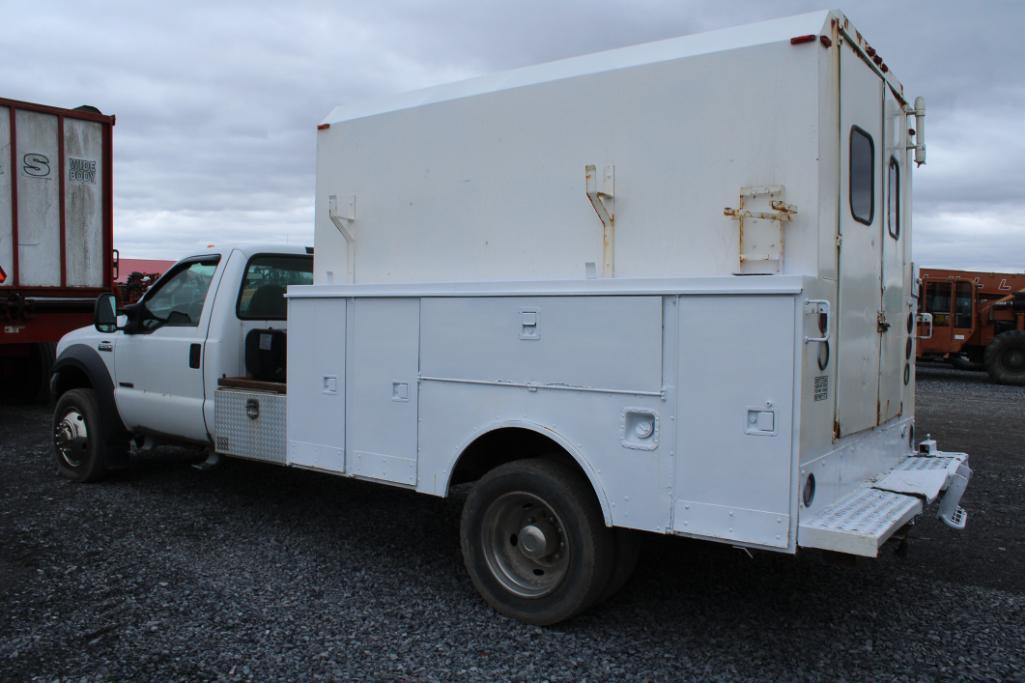 2005 Ford F550 pickup