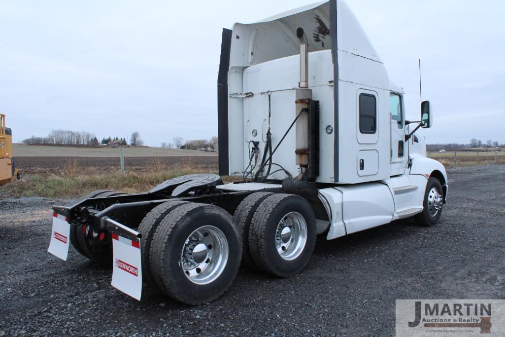 2018 Kenworth T660 Glider semi tractor