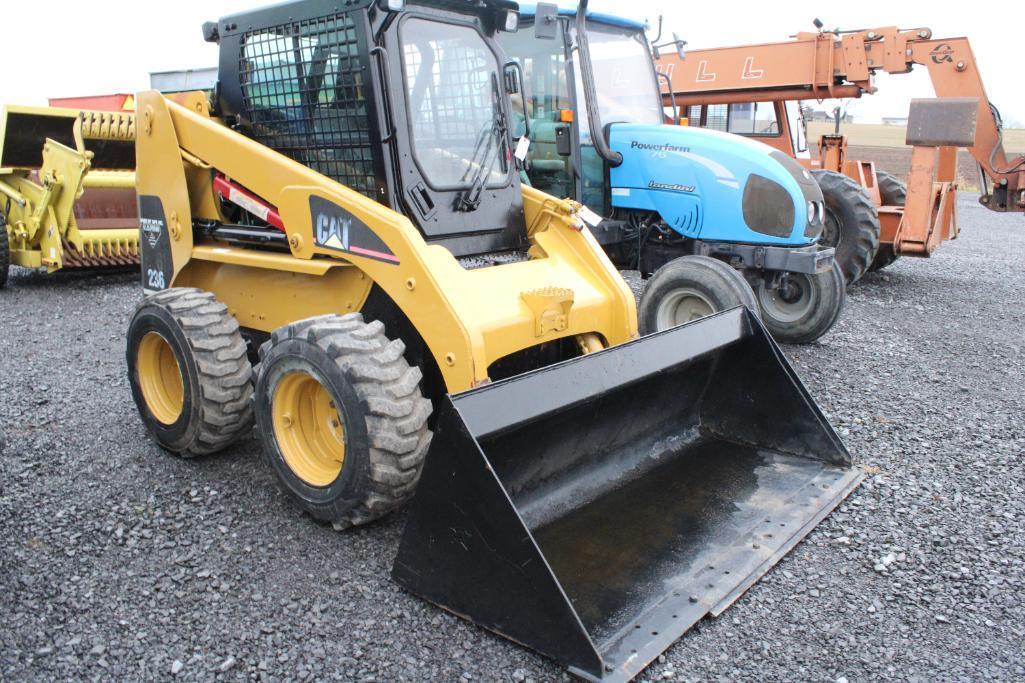 Cat 236 skid loader