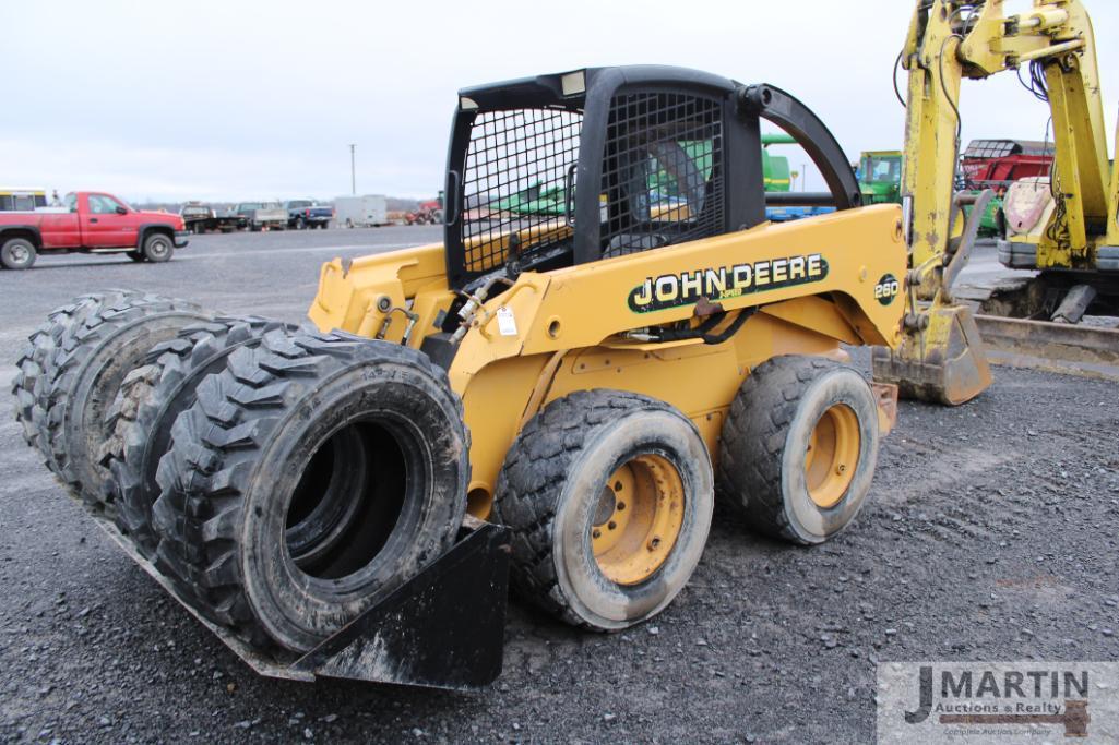 JD 260 skidloader