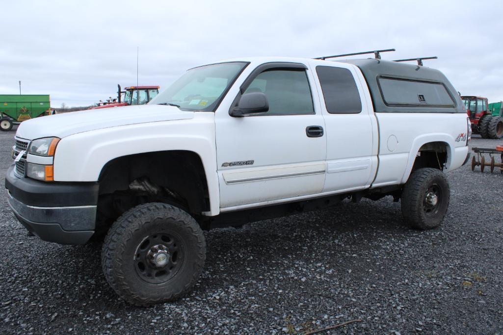 2005 Chevy 2500HD pickup