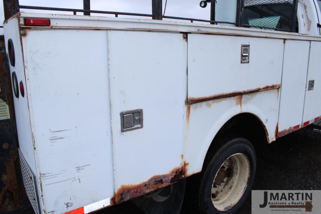 2004 Chevy C5C utility truck