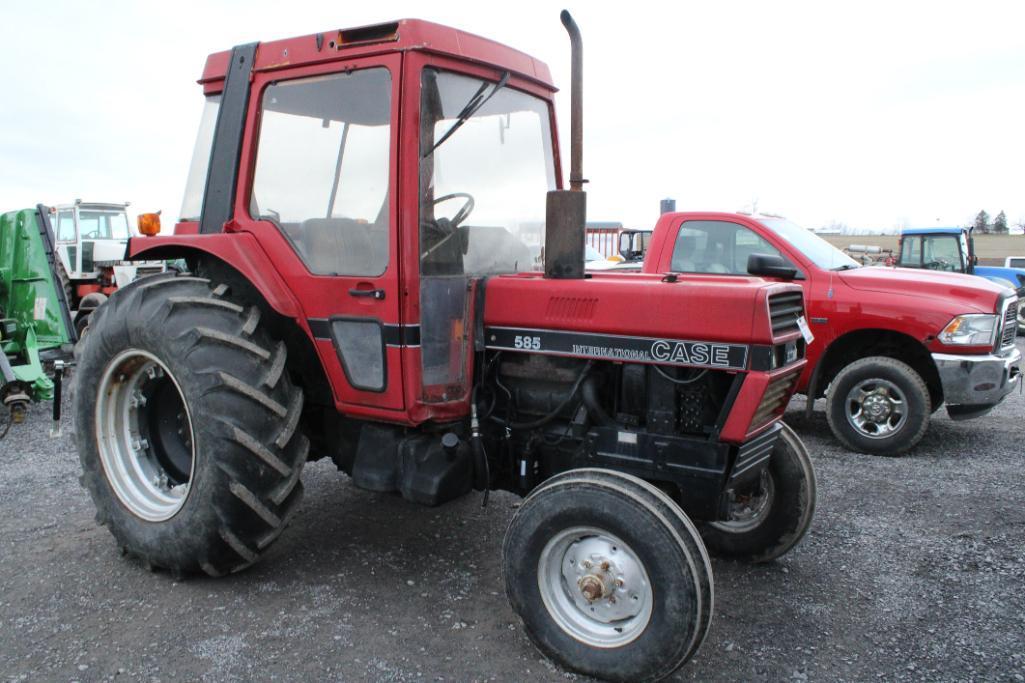 CIH 585 tractor