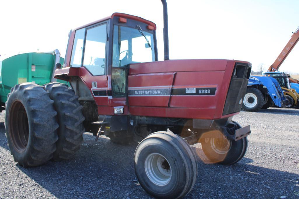 IH 5288 tractor