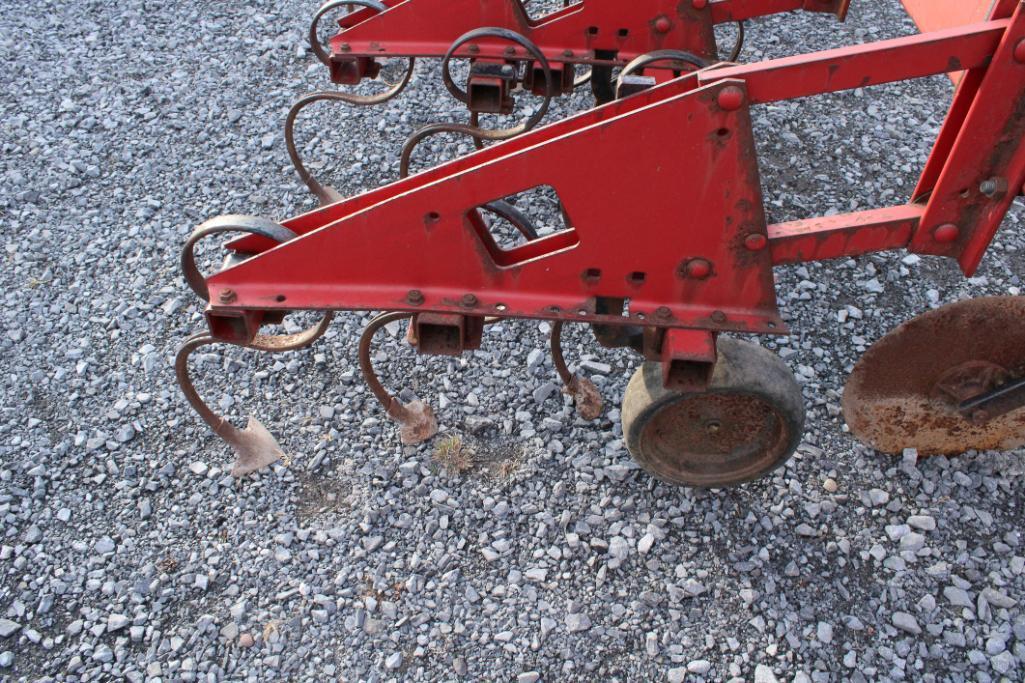 CIH 183 3pt 6 row cultivator