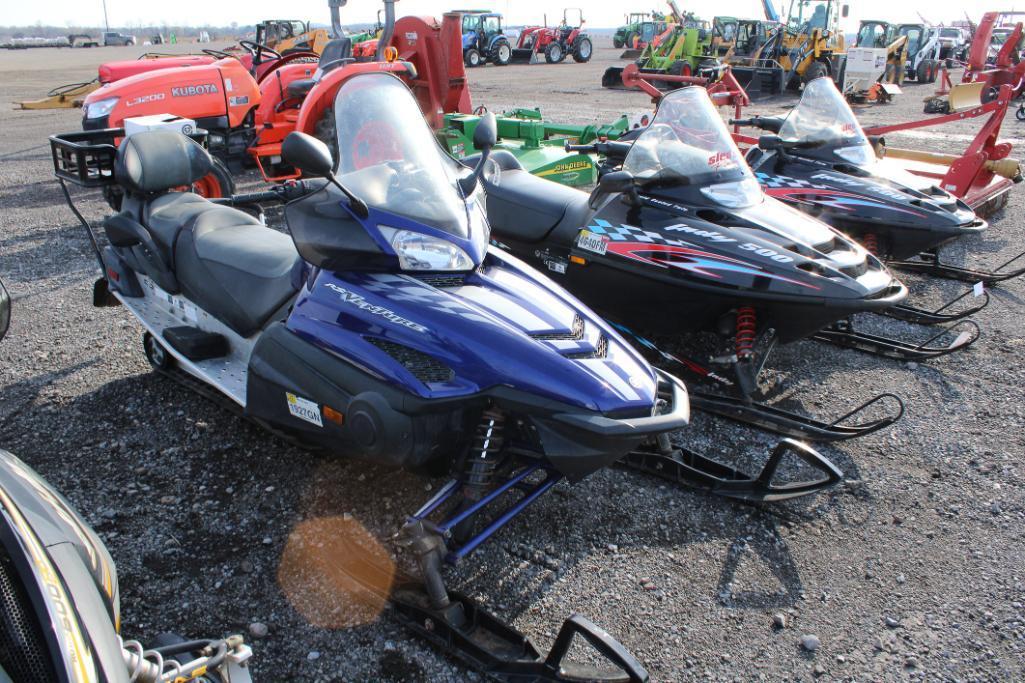 2006 Yamaha Venture RS snowmobile