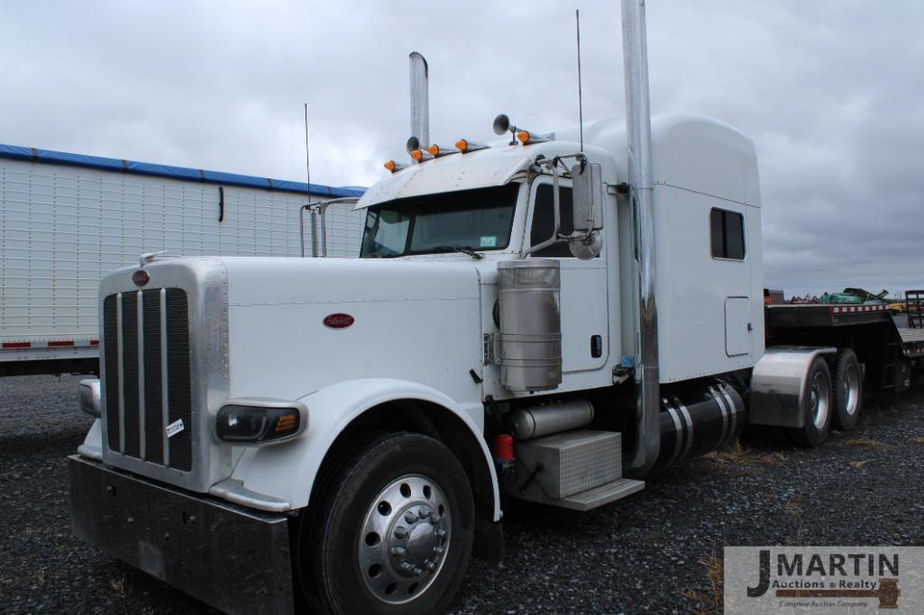 2014 Peterbilt 389 semi tractor