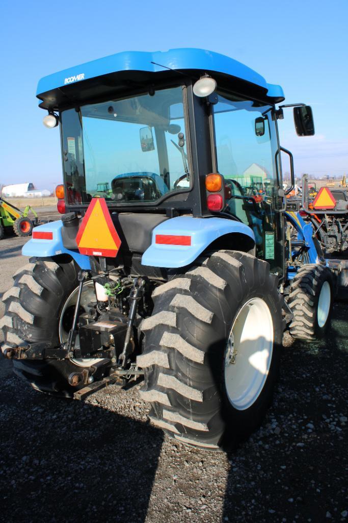 2013 NH Boomer 3040 tractor w/ NH TL250 loader