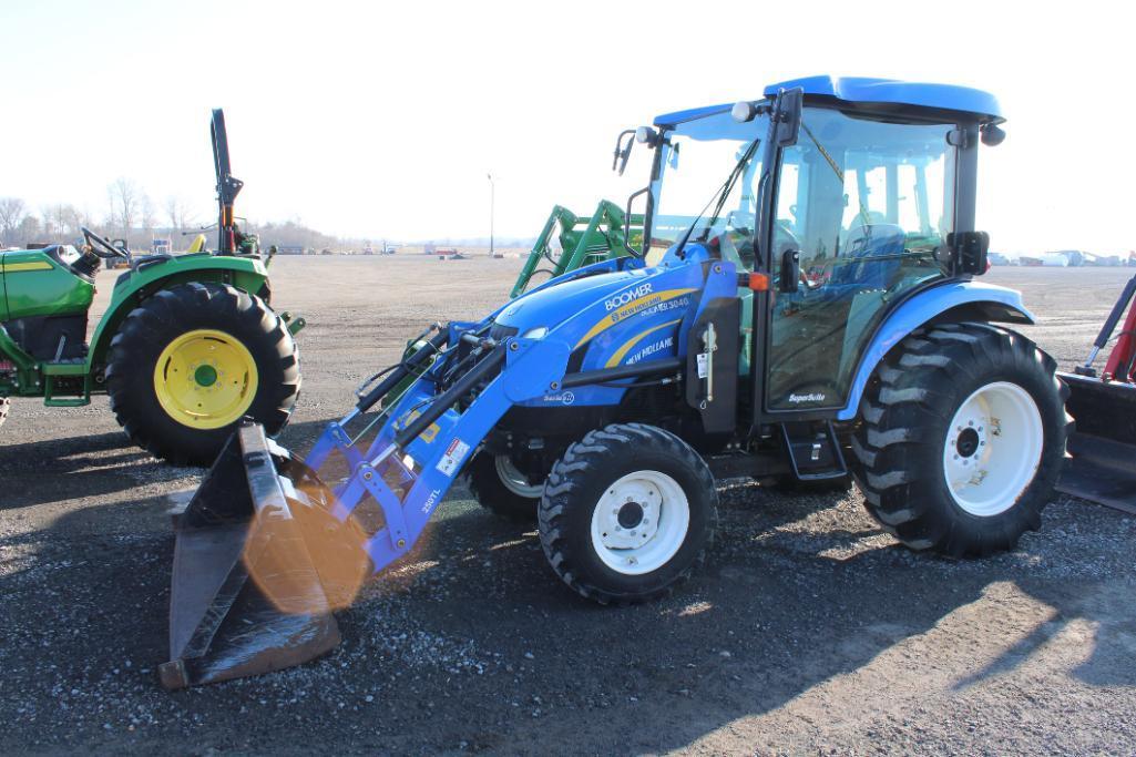 2013 NH Boomer 3040 tractor w/ NH TL250 loader