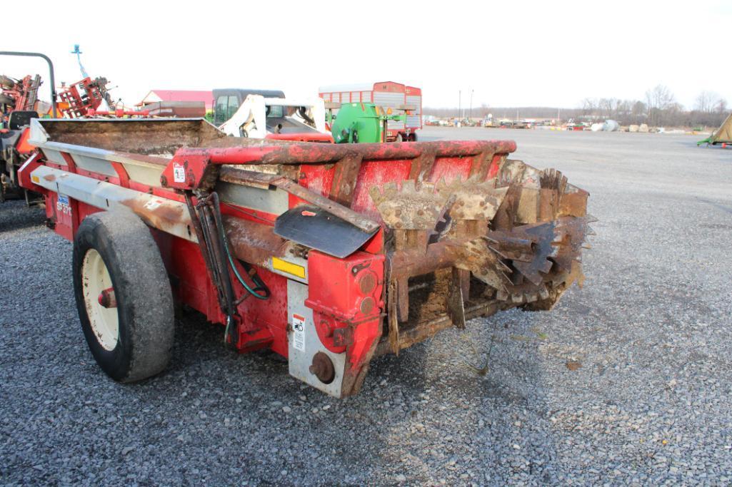 MF SP3717 manure spreader