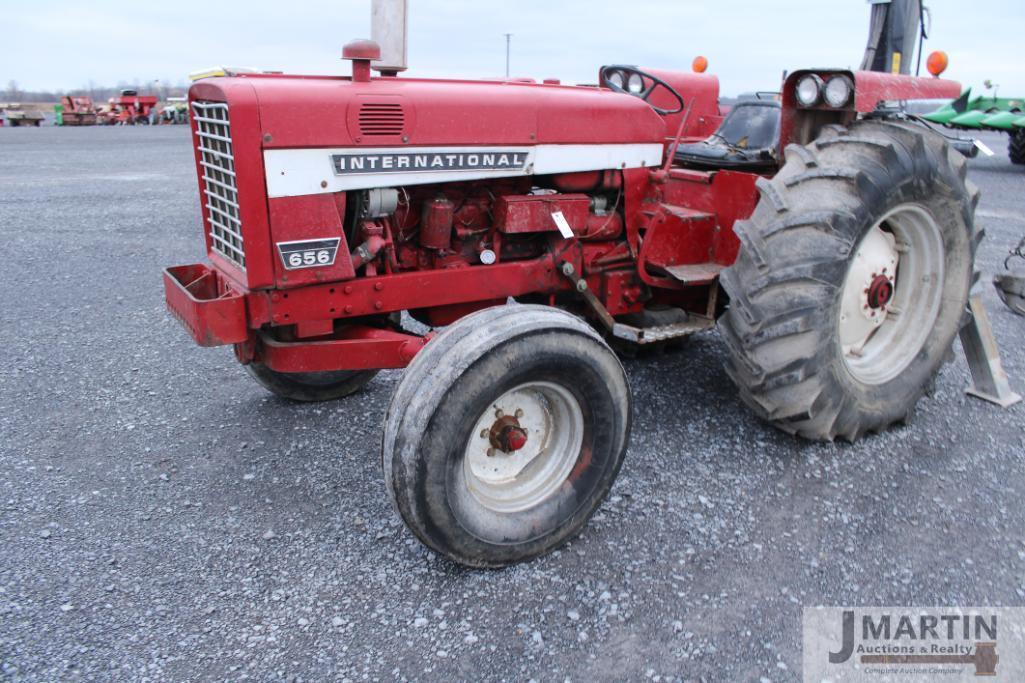 INT 656 tractor