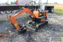2023 QH12 Mini-excavator w/rubber tracks, thumb,gas (new)