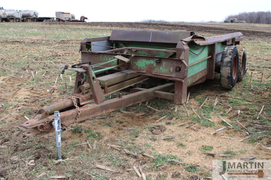 JD manure spreader wagon