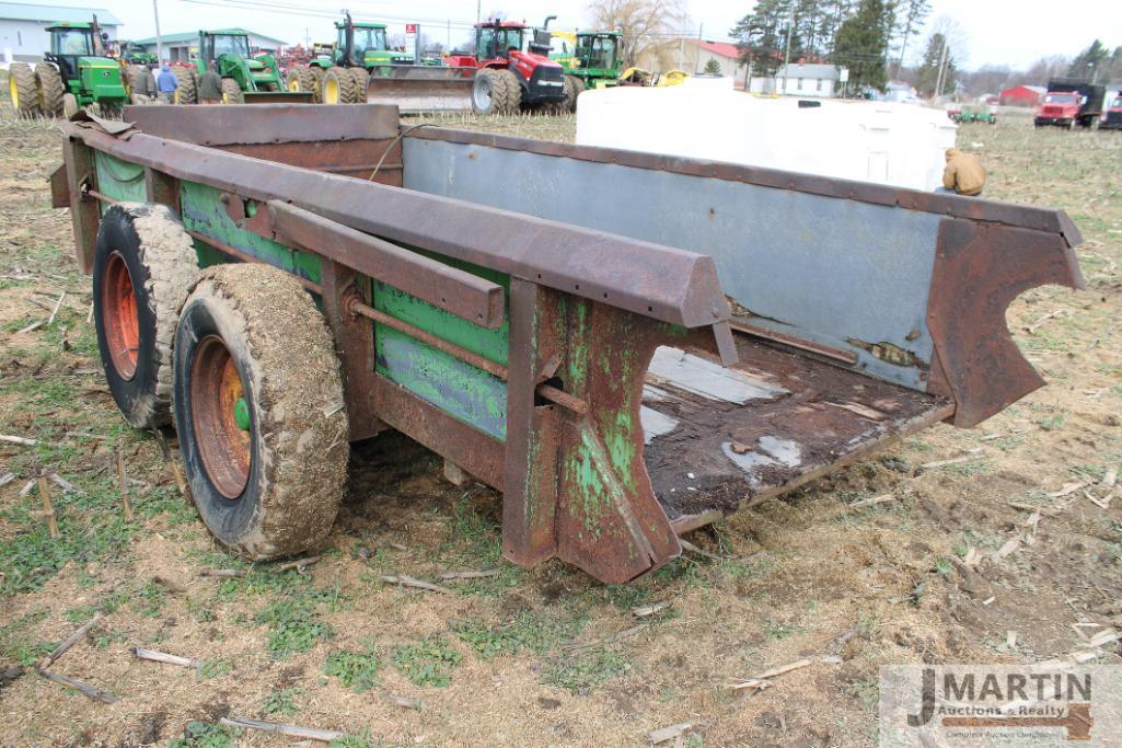 JD manure spreader wagon