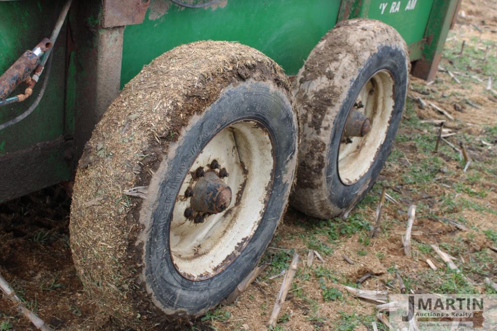 JD manure spreader wagon