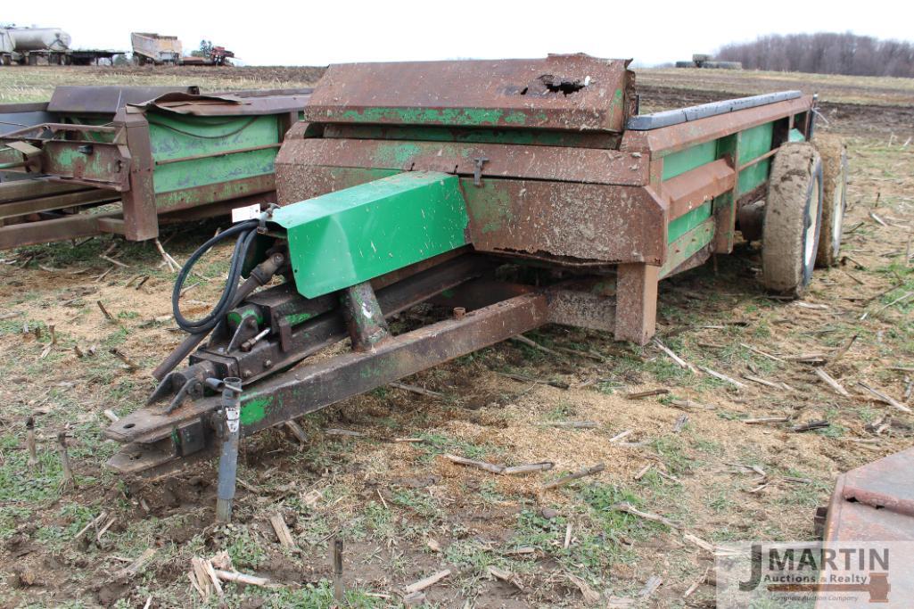 JD manure spreader wagon