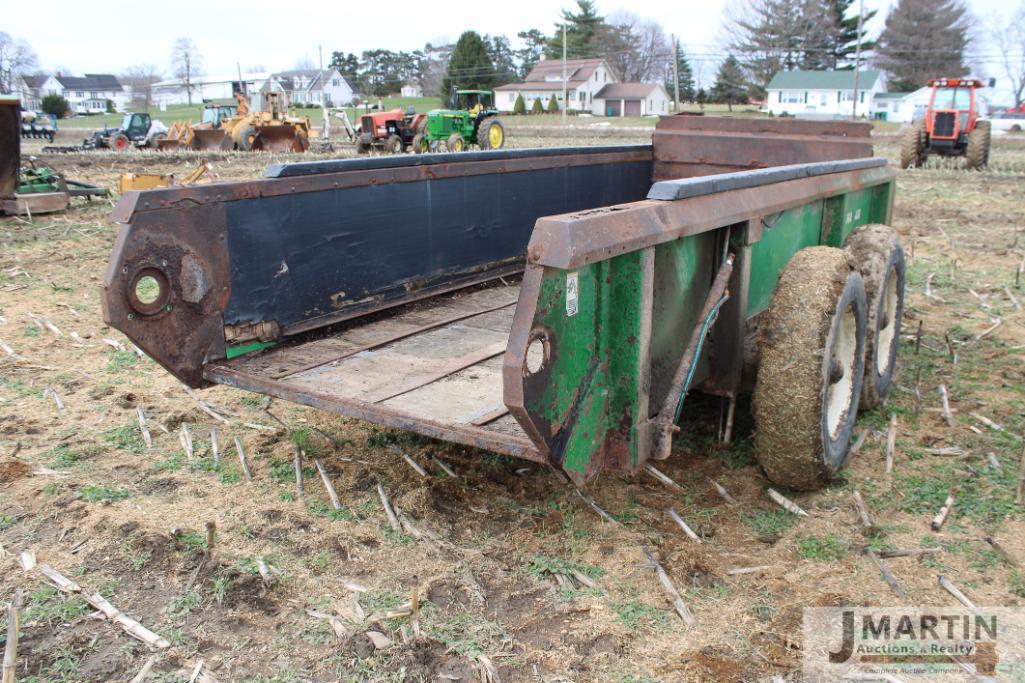 JD manure spreader wagon