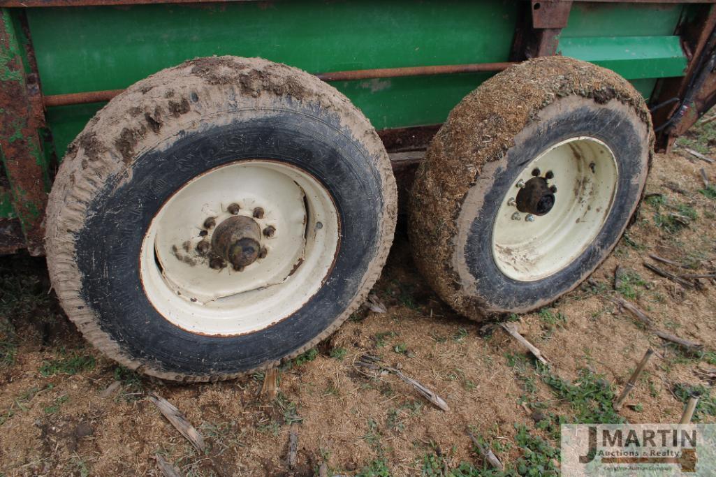 JD manure spreader wagon