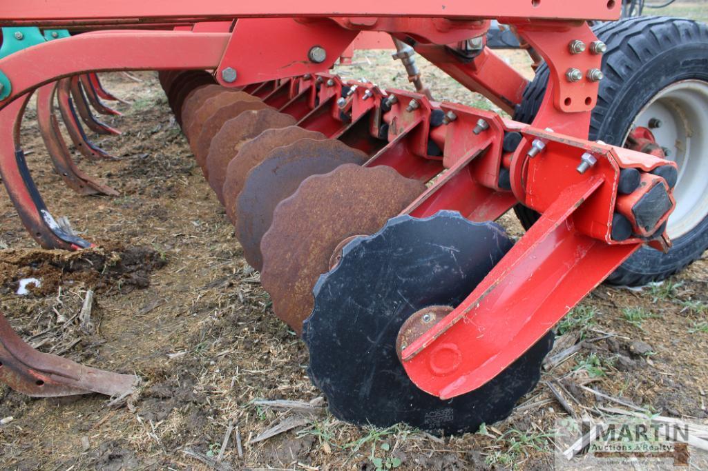 Kverneland CTC 19.5' CT line folding conservation tillage unit