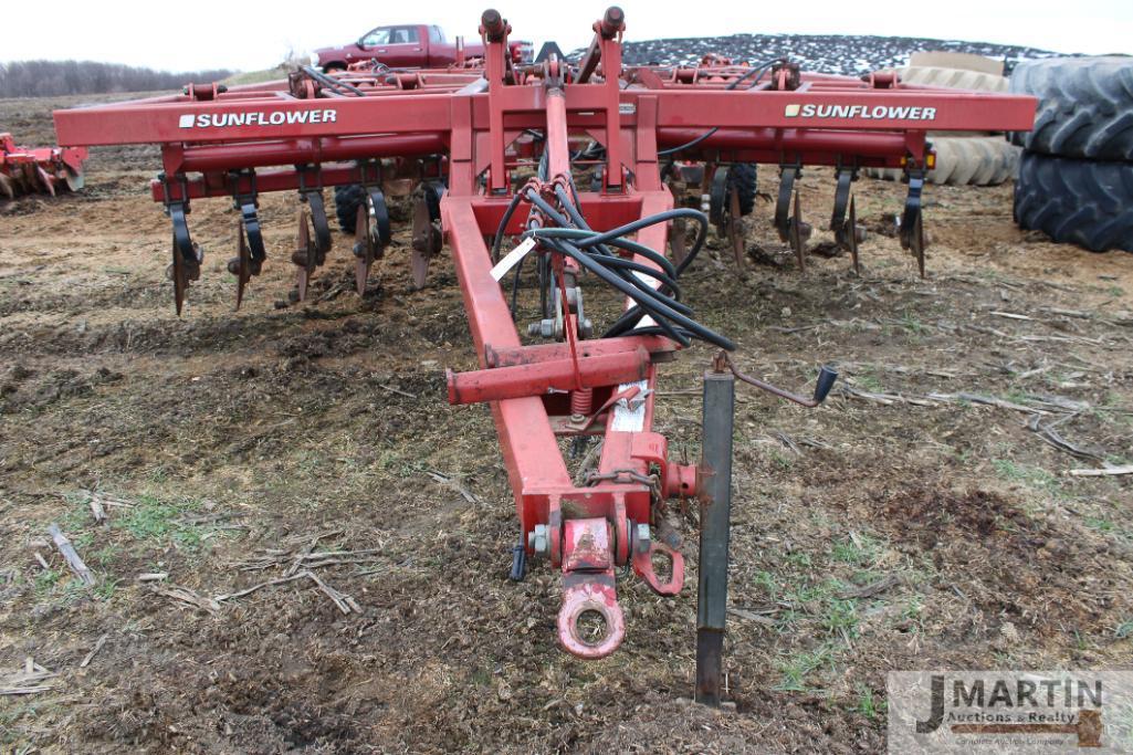 Sunflower 4411-07 17' chisel plow