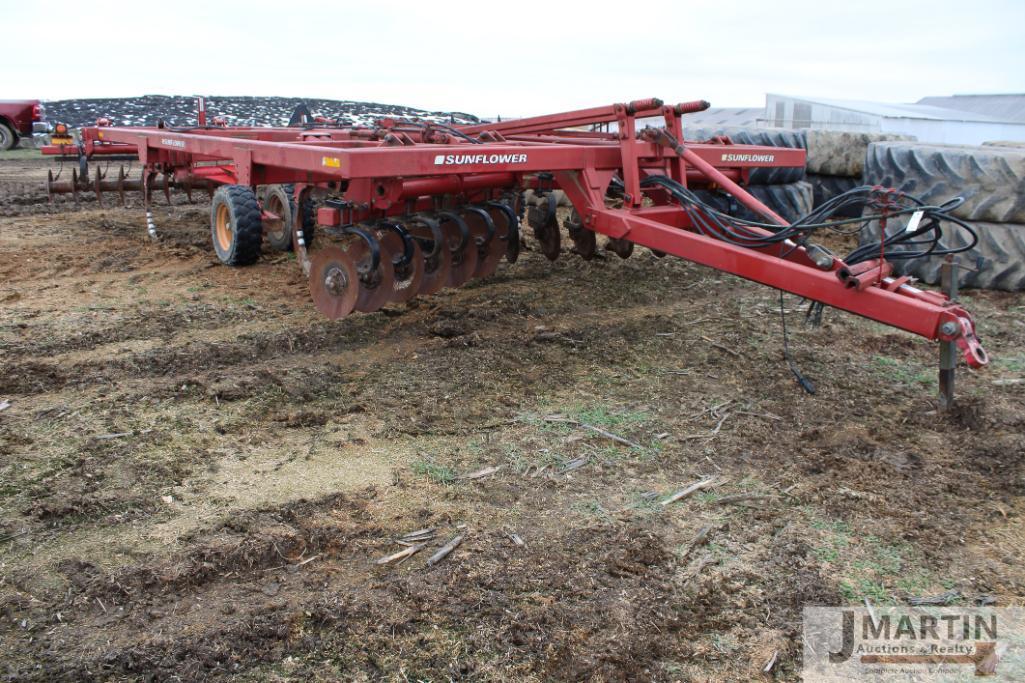 Sunflower 4411-07 17' chisel plow