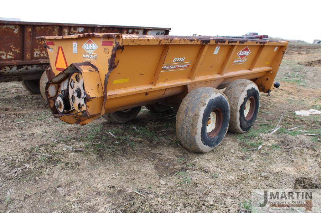 Kuhn Knight 8118 protwin Side Slinger manure spreader