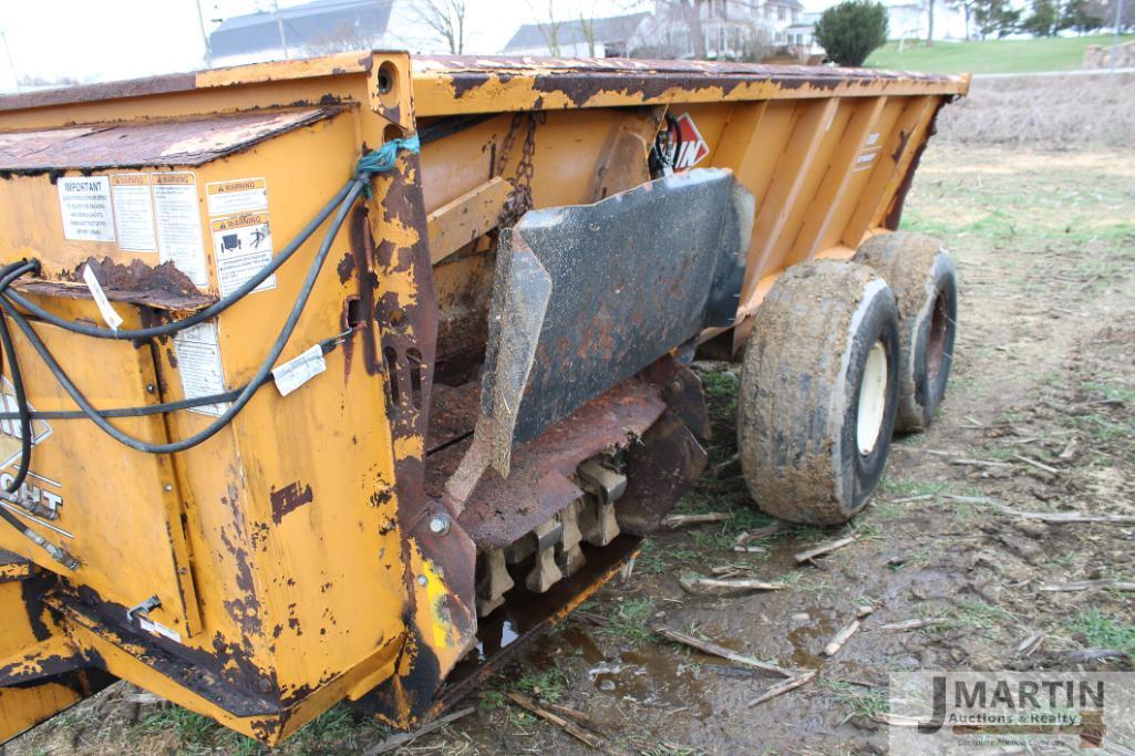 Kuhn Knight 8118 protwin Side Slinger manure spreader