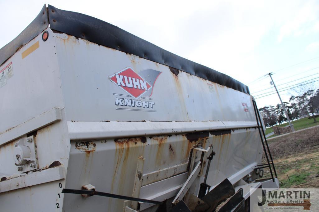 Kuhn Knight Botec 4072 feed mixer wagon
