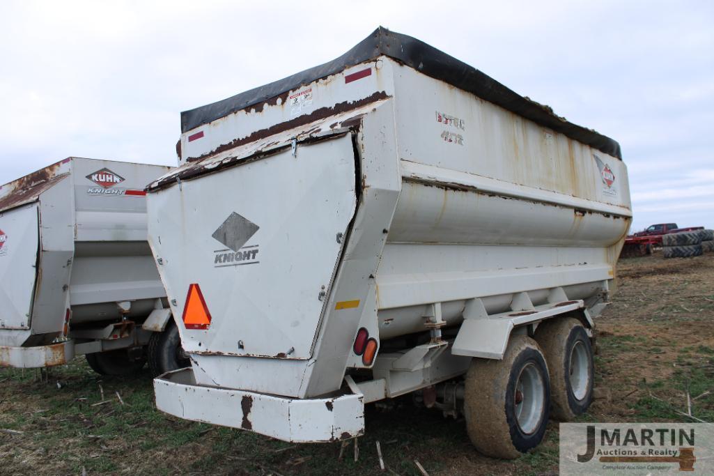 Kuhn Knight Botec 4072 feed mixer wagon