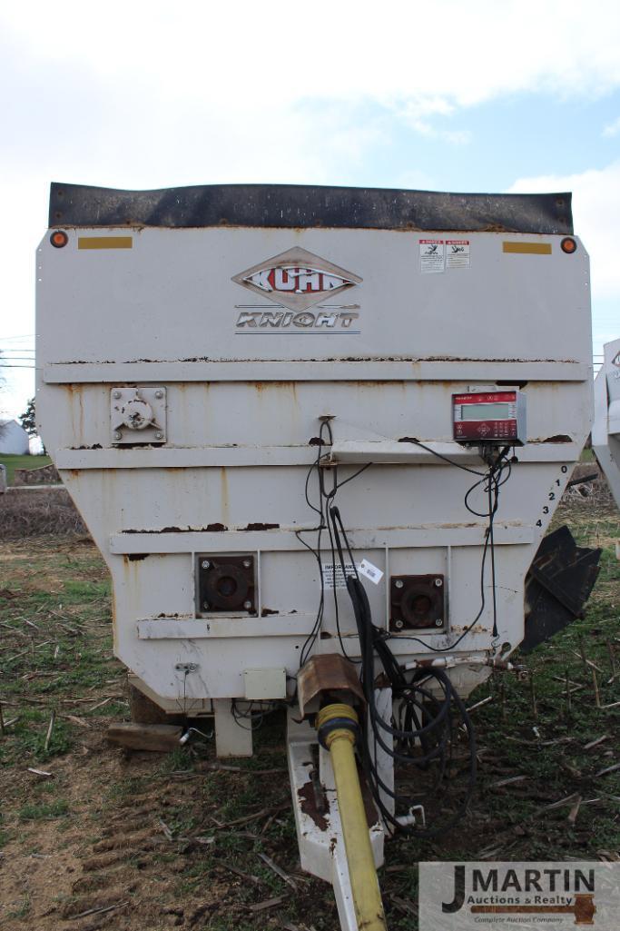 Kuhn Knight Botec 4072 feed mixer wagon