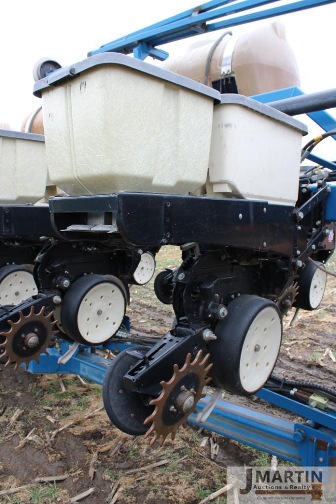 Kinze 3600 12/23 row planter