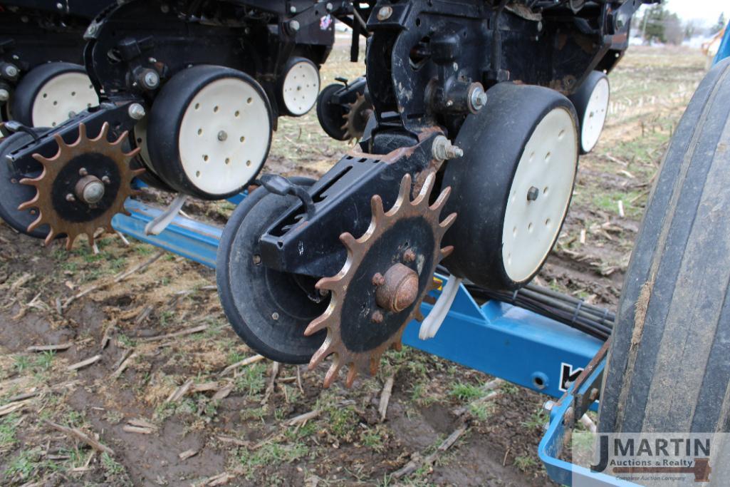 Kinze 3600 12/23 row planter