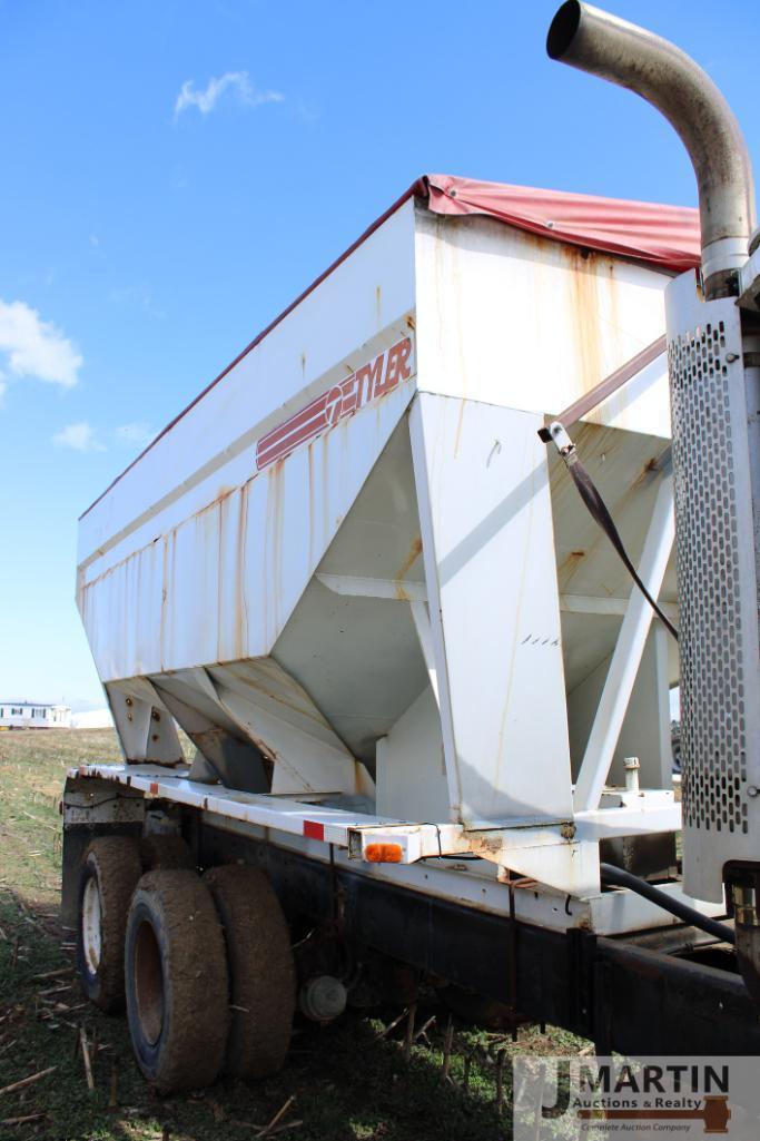 1995 International Paystar 5000 fert truck