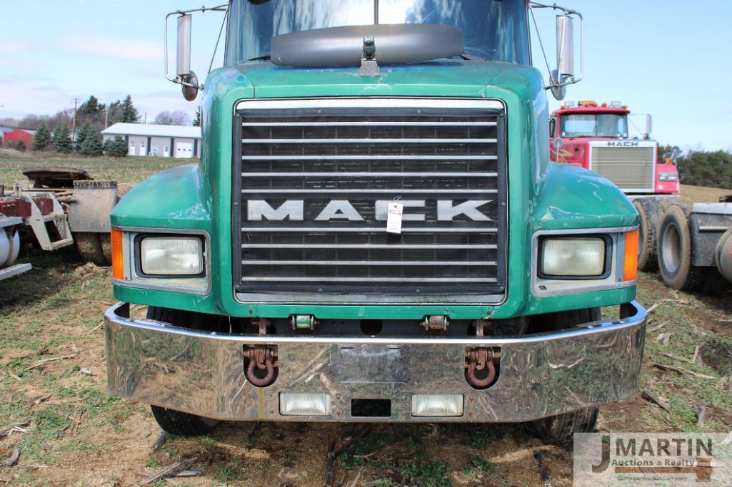 Mack CH600 semi truck