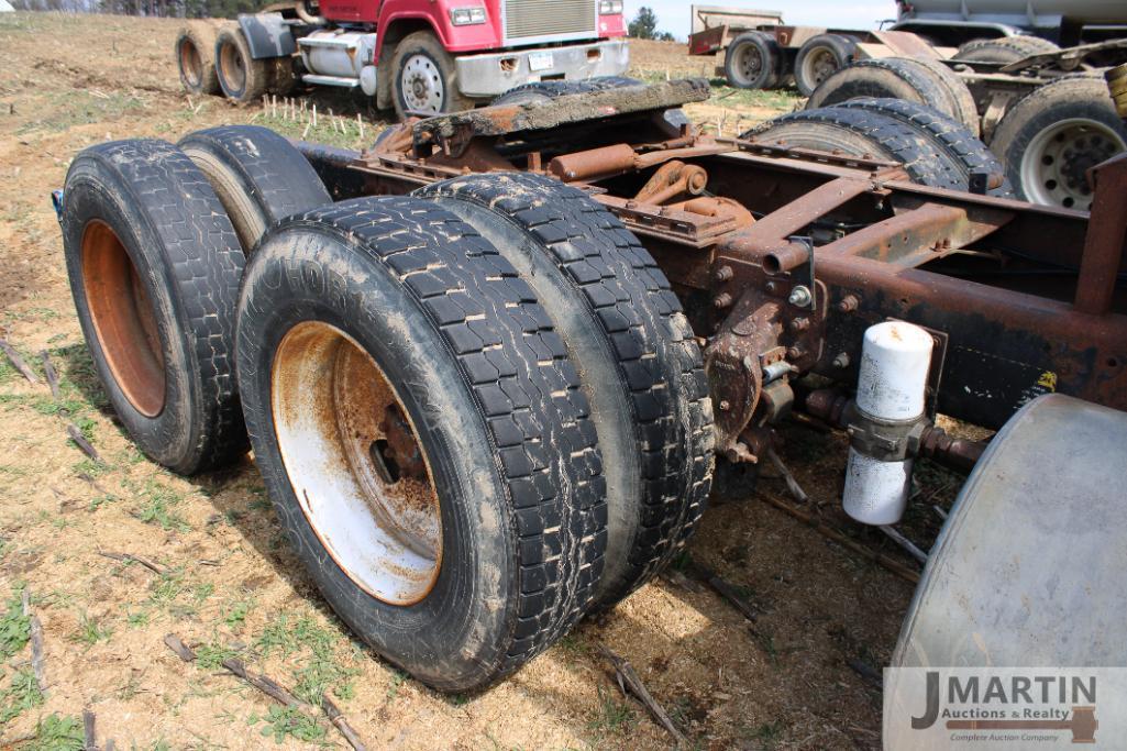 Mack CH600 semi truck