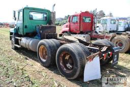 Mack CH600 semi truck